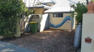 Image of Funky large one bed apartment with balcony and great outdoor dinning