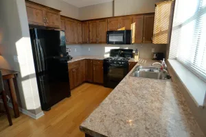 Image of Cozy updated Condo. Close to shopping and restaurants.