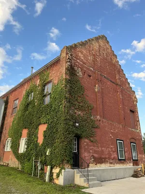 Image of Brick & Vine Suite - Newly Remodeled!