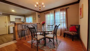 Image of Quiet and cozy 2 bedroom upper apartment