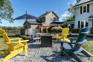 Image of USNA-themed dog-friendly home steps from Navy Stadium with parking