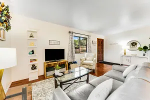 Image of Dog-friendly townhouse with enclosed patio, outdoor pool, mtn views, W\/D, AC