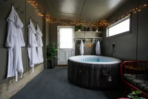 Image of King bed, Hot Tub, Family Friendly