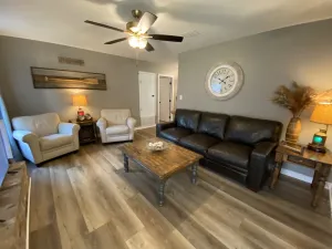 Image of Beautiful Home minutes to the Beach - Game room