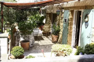 Image of 200 meters from the heart of the village, App 55 M² WiFi In a closed courtyard, quiet