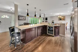 Image of 4bd house, Hot-tub, full-basement, pool table & big yard,3 full bathroom.
