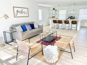 Image of Stunning Loft w\/ King Suite: near Duke\/UNC, RDU Airport, Downtown