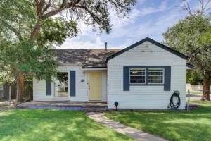 Image of The Fox is a cheerful home near Texas Tech University and Downtown