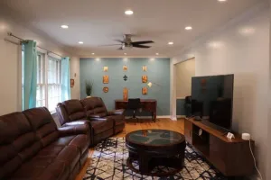 Image of Quiet&big 3bdr apartment near lake & golf course
