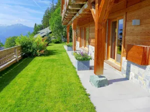 Image of Beautiful private villa for 10 people with WIFI, TV, balcony and parking