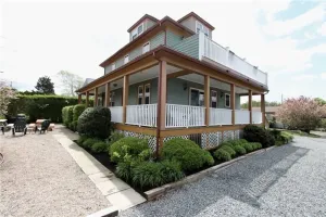 Image of 4 bedroom waterview apt walking distance to beach