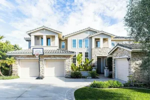 Image of Luxurious Home w\/Hot Tub & Pool + Water Slide