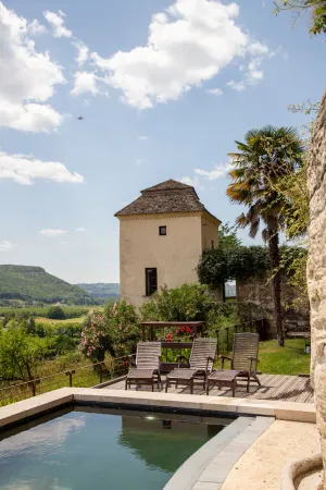 Image of House in Beynac in big property with pool