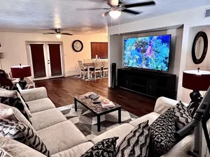 Image of Amazing and Cozy King-Queen Bed Suites w\/RV Parking