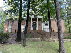 Image of Pet Friendly Home Minutes from UA with Large Fenced Backyard and Movie Theatre