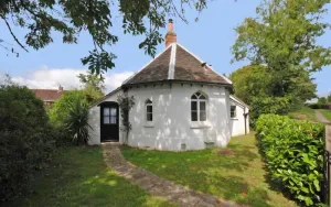 Image of A charming and unique cottage in the centre of Chichester - sleeps 3