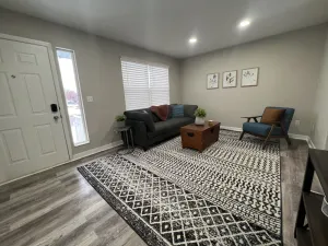 Image of Spacious and Comfortable 5BR Home Close to Everything!