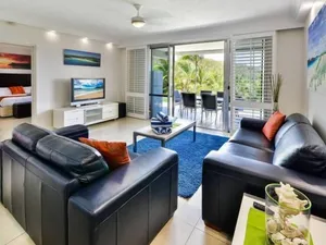 Image of Poinciana 003 - Hamilton Island