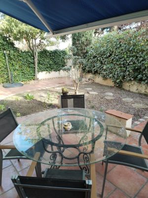 Image of Quiet garden level close to town center.