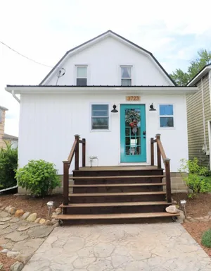 Image of Beautiful lakefront cottage on Chautauqua Lake in a quiet setting!
