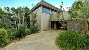 Image of Stylish Holiday Home opposite Surf