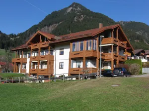 Image of Comfortable apartment in quiet location with mountain view