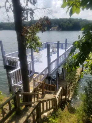 Image of House and Dock on lake Tillery, NC, 4 nights