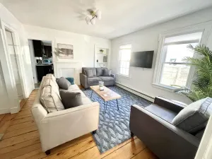 Image of Historical 1st Floor 3BR APT Brunswick @ Bowdoin