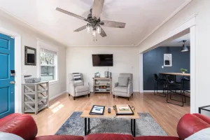 Image of American Oak Cottage | Pet Friendly | 6-min walk to Downtown Food, Wine, & More!