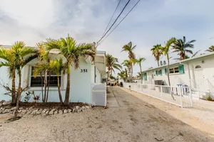 Image of Doc`s Holiday 2bed\/2bath half duplex with Cabana Club