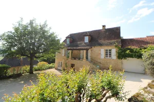 Image of Charming Romantic Home With Large Garden & Pool