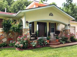 Image of Tranquil Countryside Bungalow: A Blissful Retreat in Town Minutes From UofA!