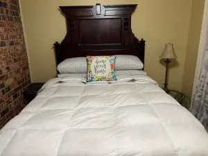 Image of ***IF BEDS COULD TALK Historic Beauregard DownTown quick to LSU***
