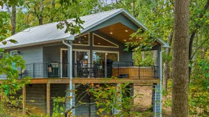 Image of Bud’s Place.  Romantic getaway.  Hot tub