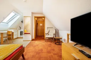 Image of Holiday Apartment \"Pe Loft Central - Studio\" with Lake View, garden courtyard and wifi