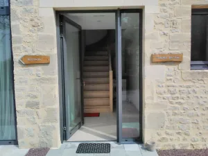 Image of La Pomme Rouge