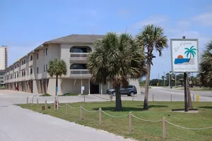 Image of Newly decorated with a beautiful view of the Lagoon!