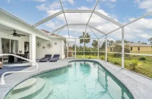 Image of Center of North Port\/13-Beaches\/HEATED Saltwater Pool