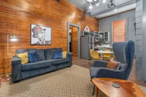 Image of Starlet: Historic Downtown Bryan\/King Beds