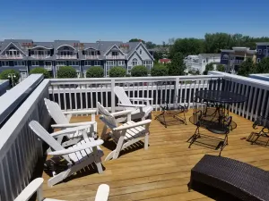 Image of Vacation in paradise 3 BR, 2.5 bath, decks, patio, private pool access