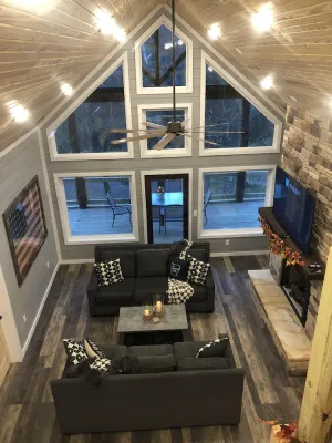 Image of SPECTACULAR CABIN on the White River! EV charger on site.