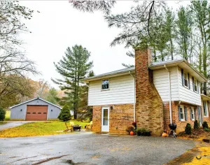 Image of Farm House Gateway!