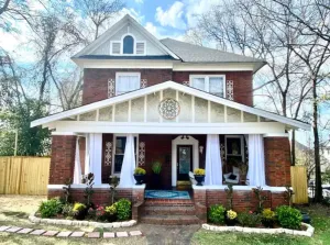 Image of Glenrose: Karaoke Bar ~ Bridal Salon ~ Courtyard