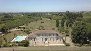 Image of Comfortable cottage (2 *), quiet and bright, vineyards and estuary, with swimming pool