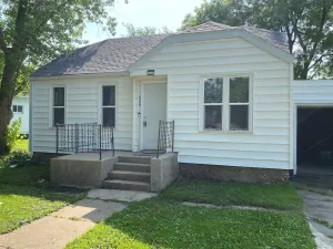 Image of Updated 2BR Home near The Lakes + pet friendly