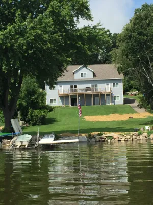 Image of 4 Bdrm 4 Bath Lake front Lake Sinissippi home