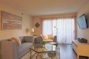 Image of Shabby Chic Oceanside 2 Bedroom with+POOL+24\/7GYM+King&2Queen beds