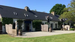 Image of LONGERE WITH COVERED AND HEATED SWIMMING POOL FOR 20 PEOPLE