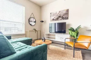 Image of Dashing King Studio Suite | Pool, Parking + Gym M