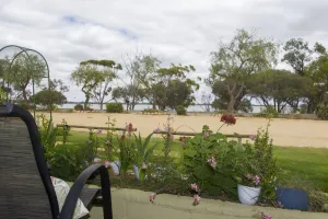 Image of Lake Bonney Views - Cabin Retreat